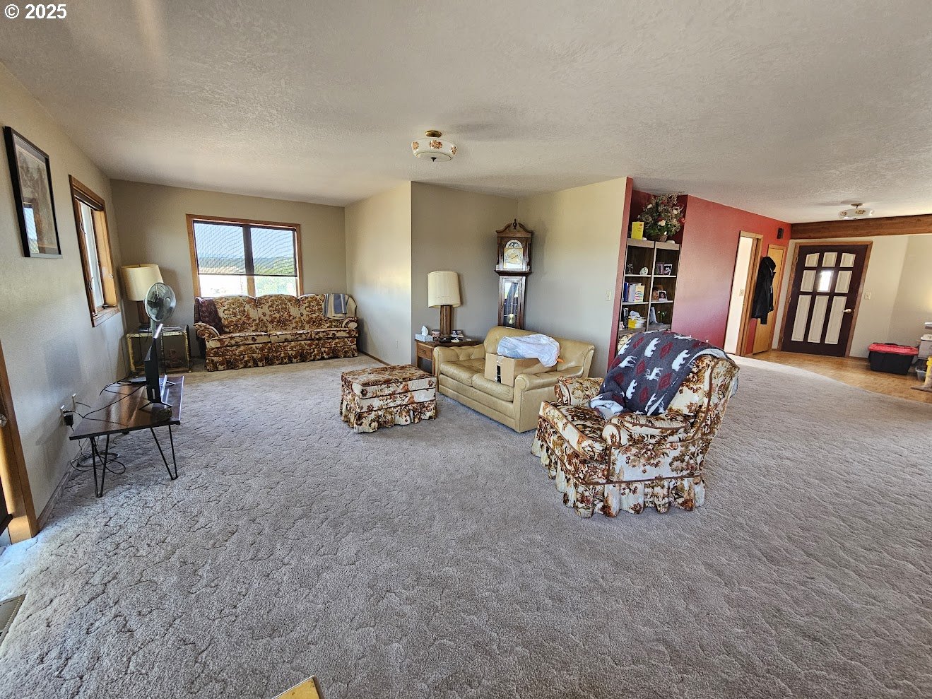 1014 ROE DR