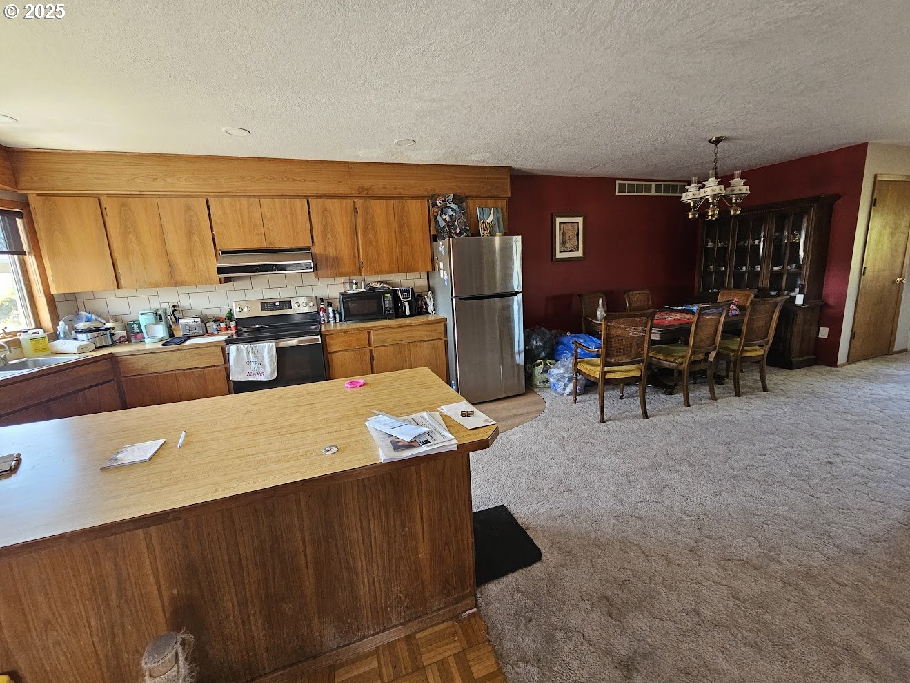 1014 ROE DR