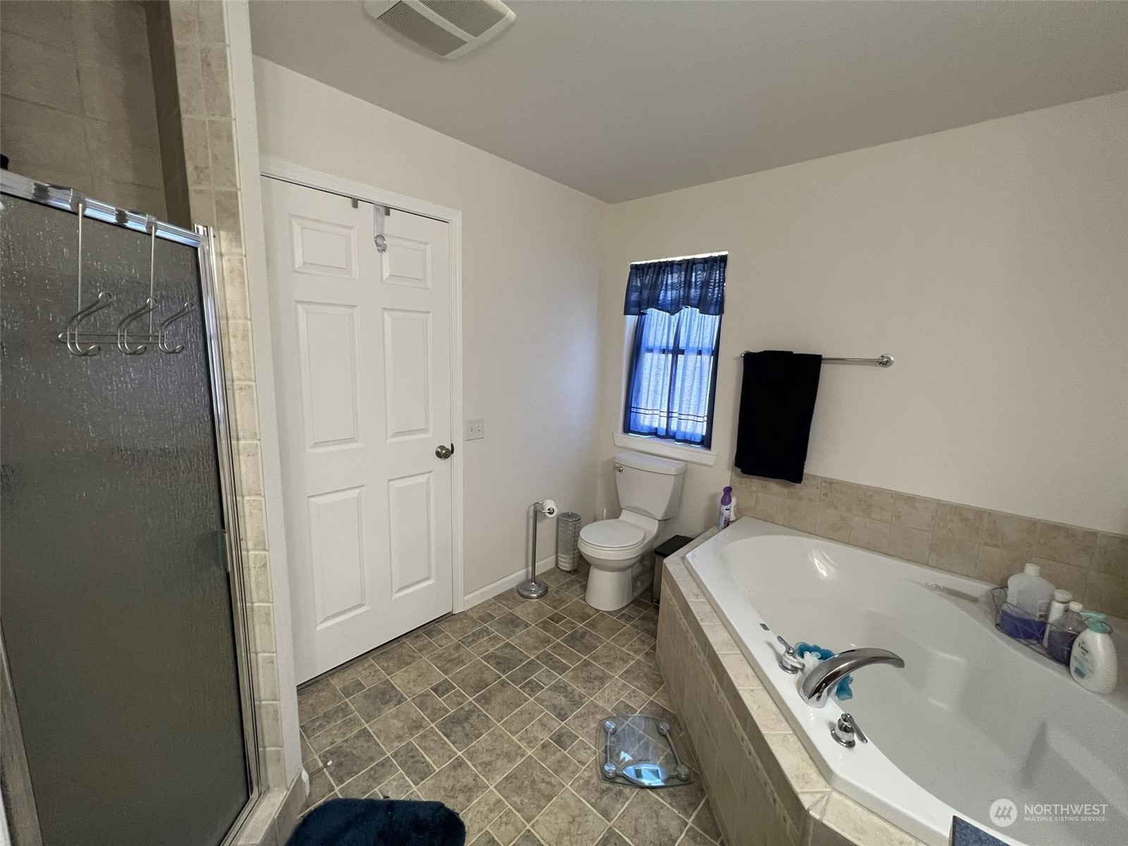 6 Lakevue Heights Drive
