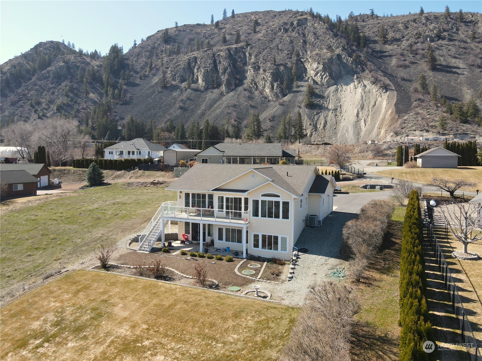 6 Lakevue Heights Drive