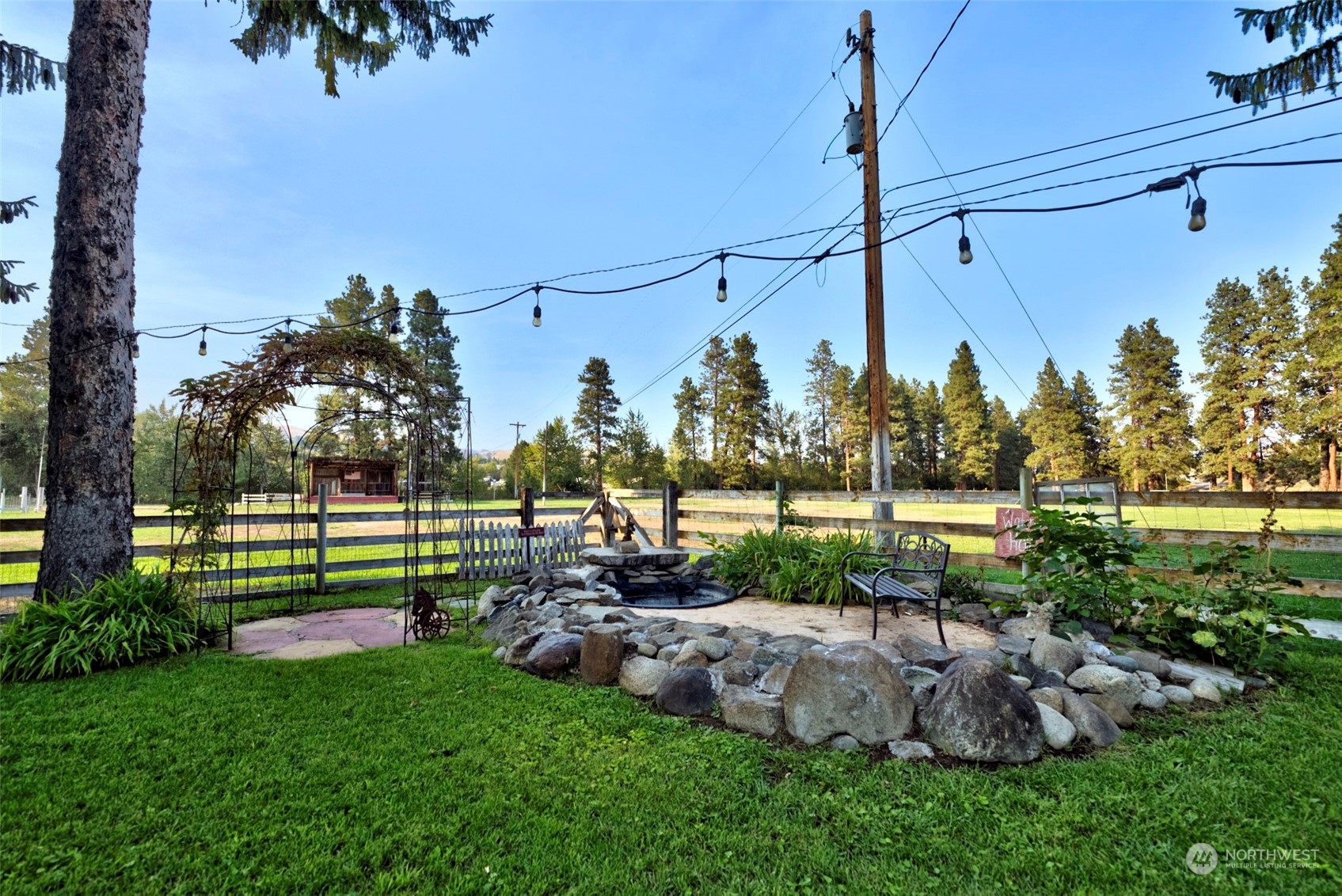 33 Appleway Road
