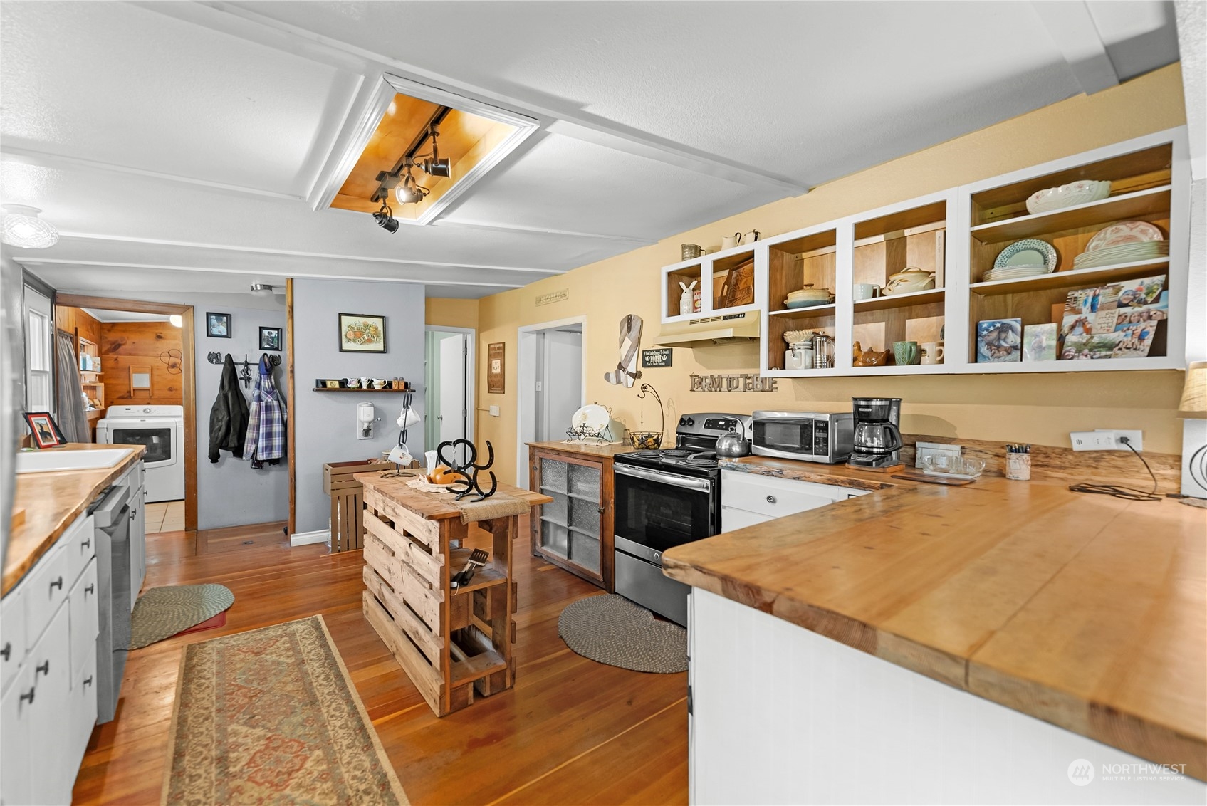 33 Appleway Road