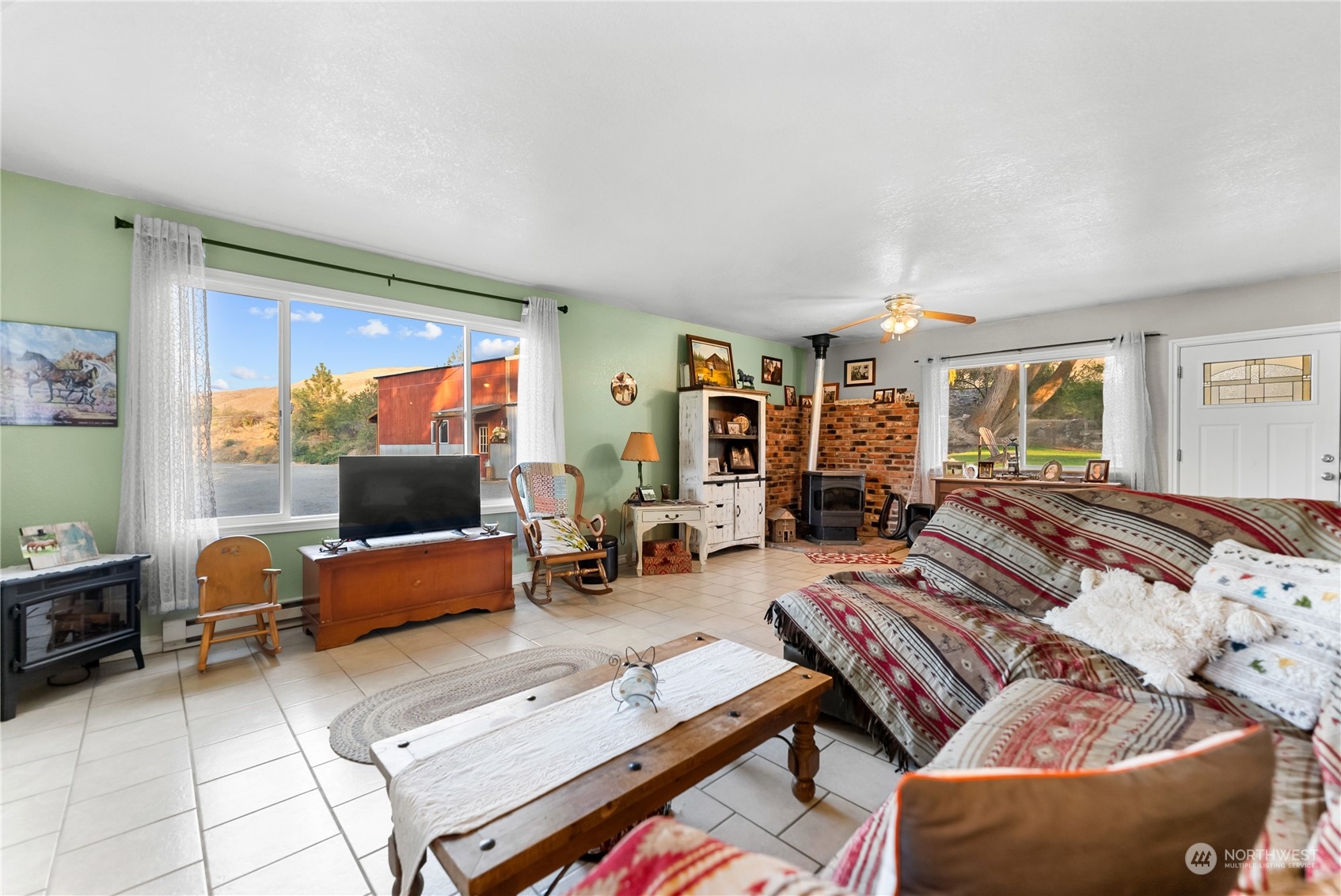 33 Appleway Road