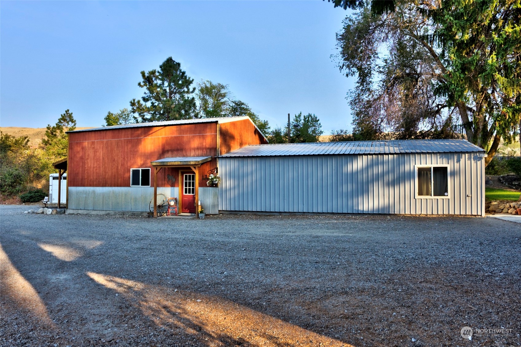 33 Appleway Road
