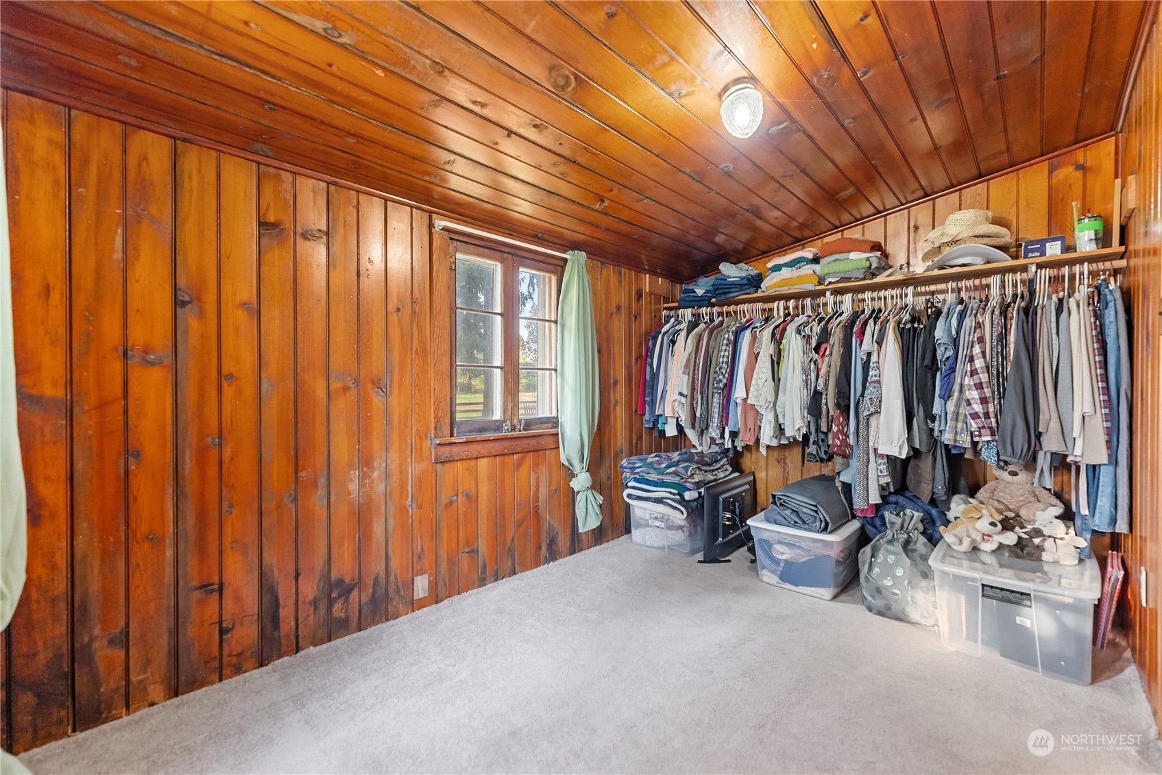 33 Appleway Road