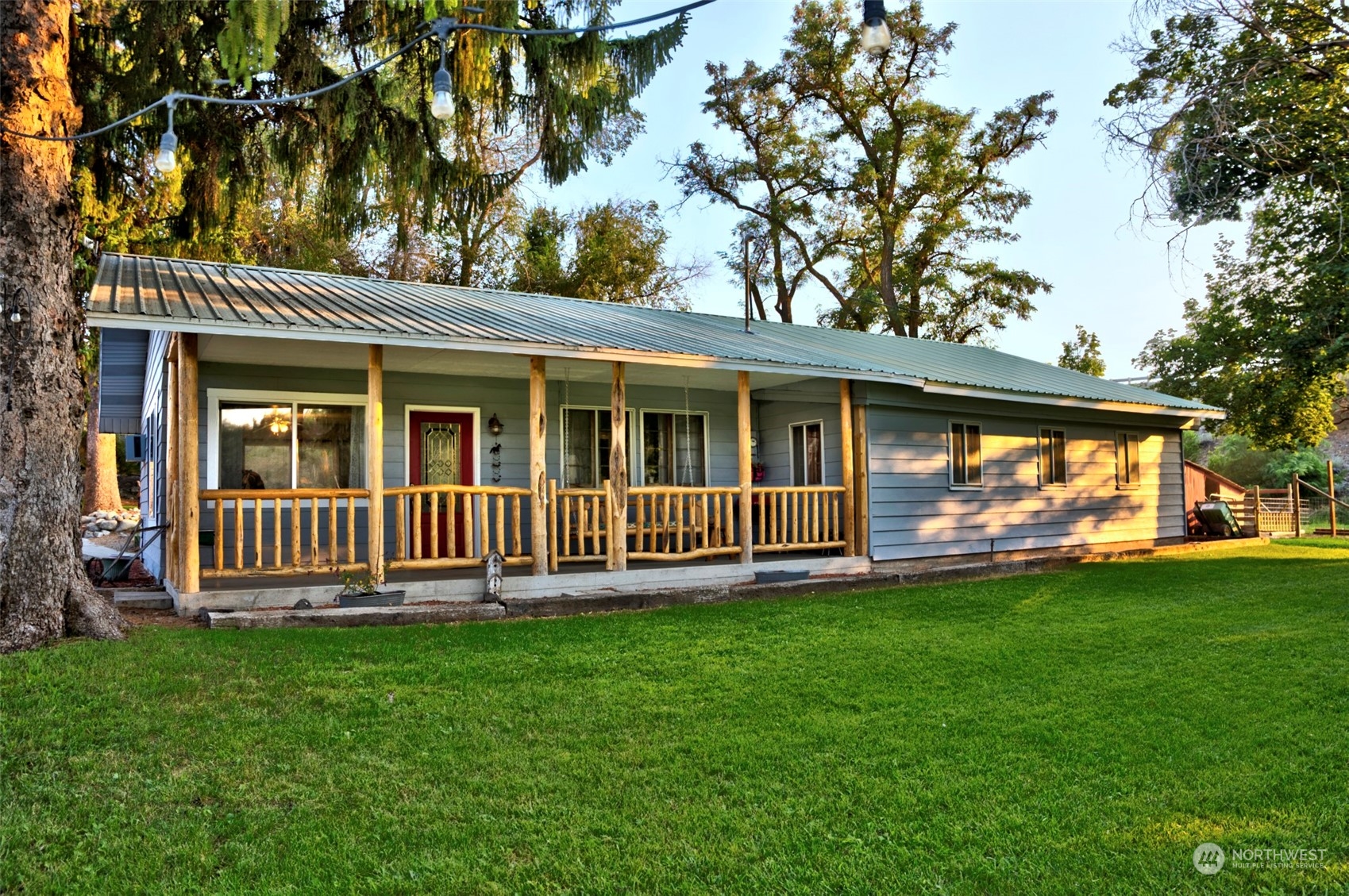 33 Appleway Road