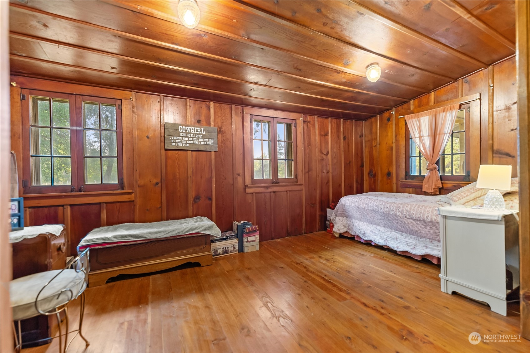 33 Appleway Road