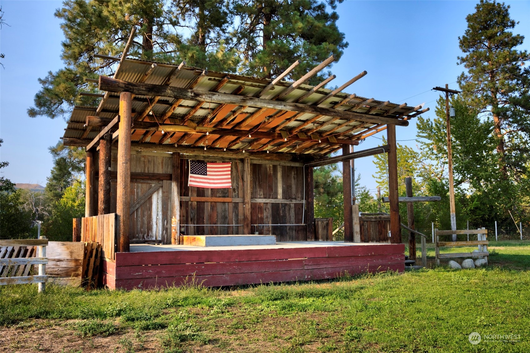 33 Appleway Road