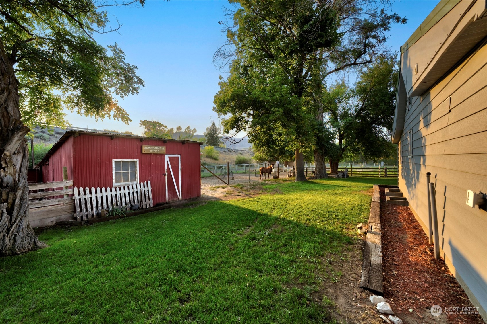 33 Appleway Road