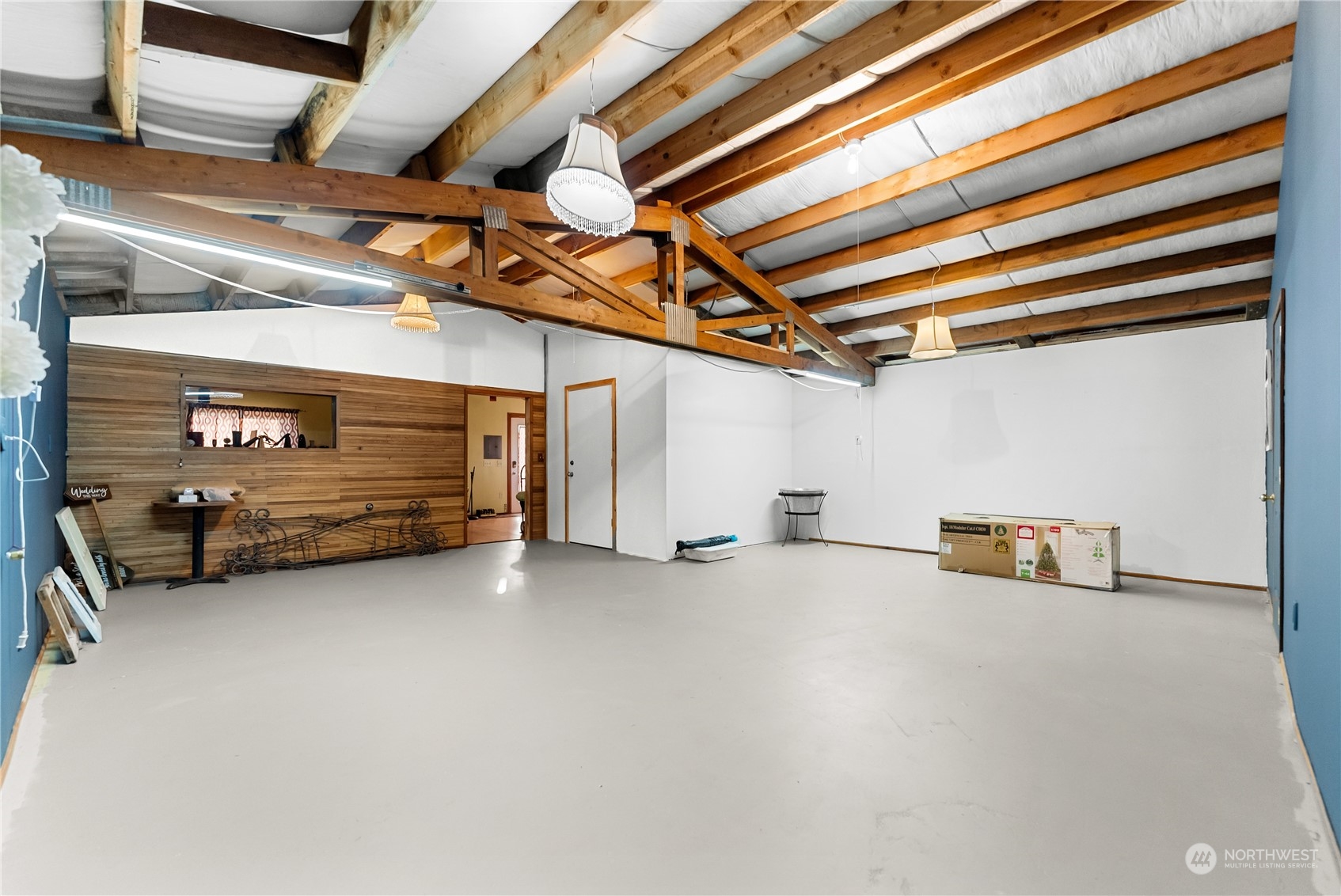 33 Appleway Road