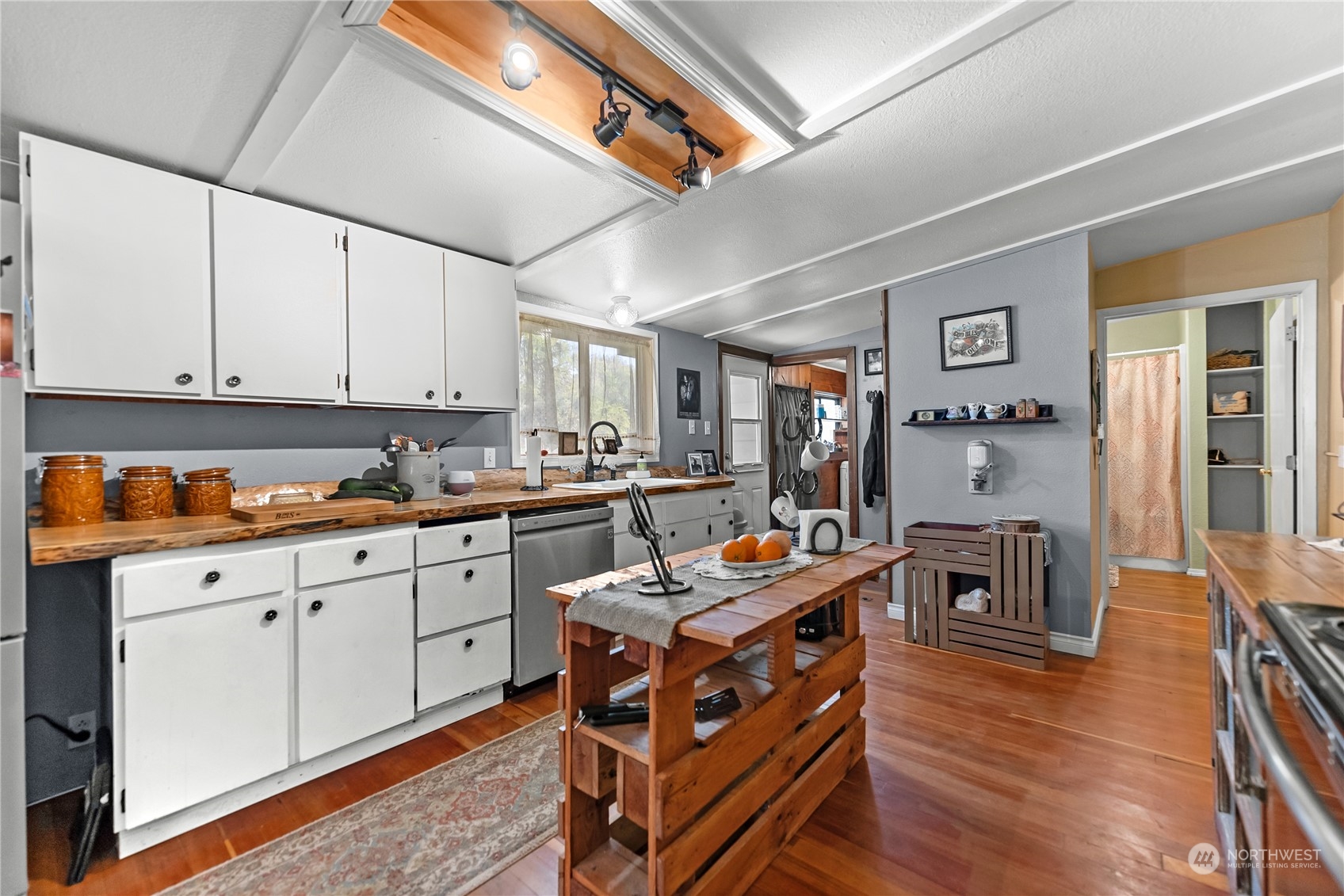 33 Appleway Road