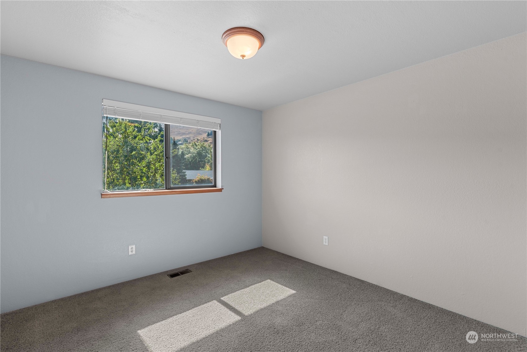 1512 Medina Place