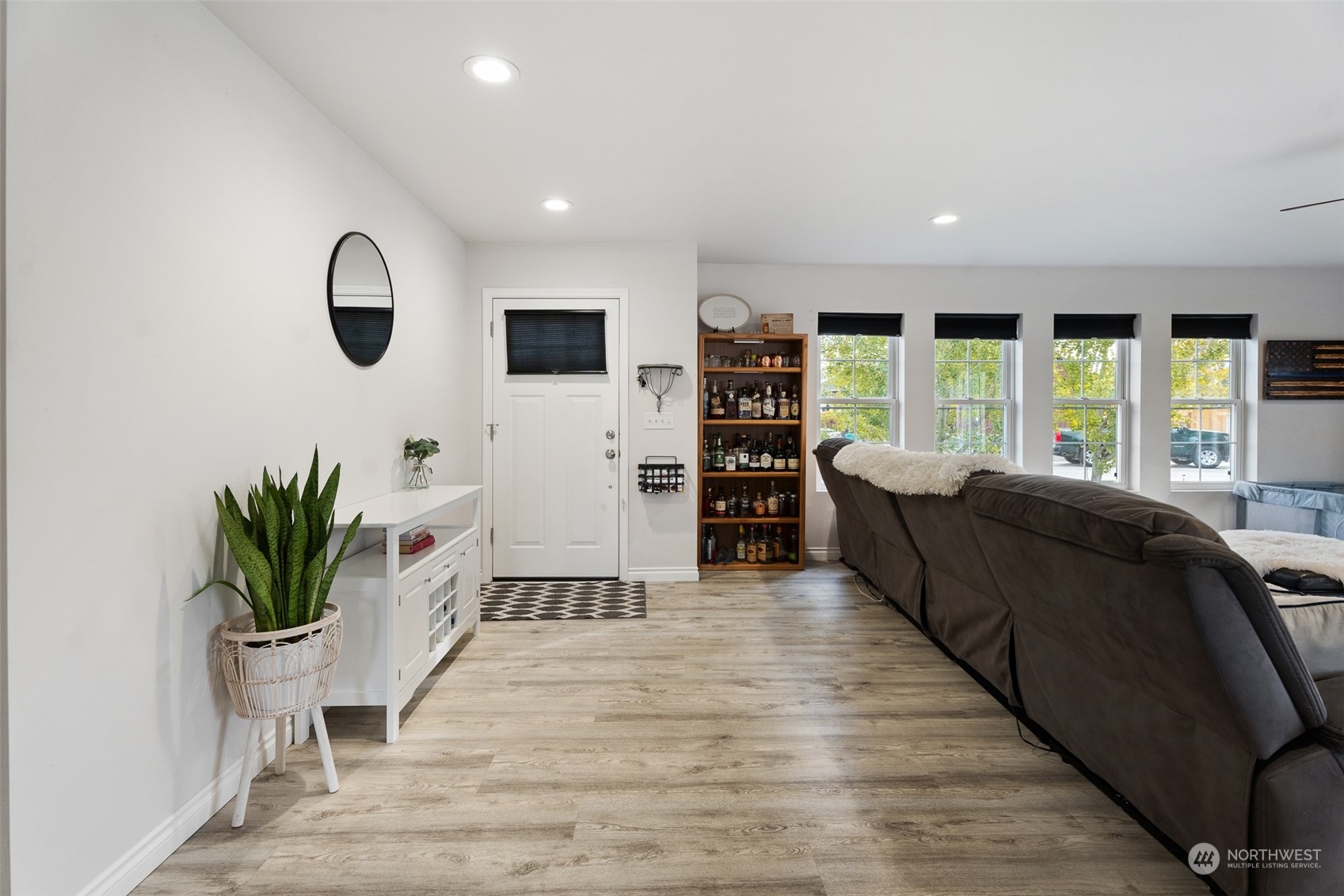703 Paintbrush Ln