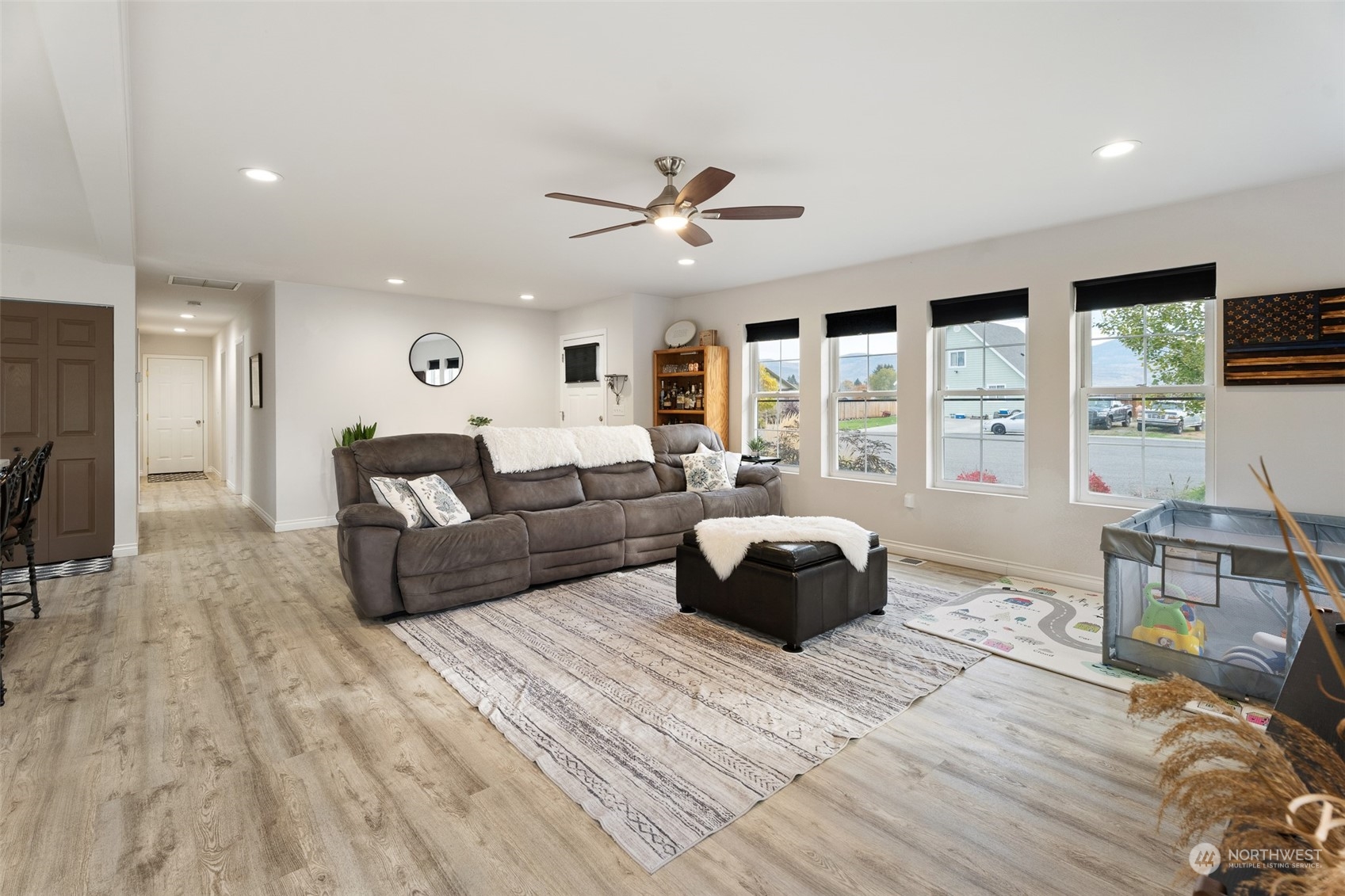 703 Paintbrush Ln