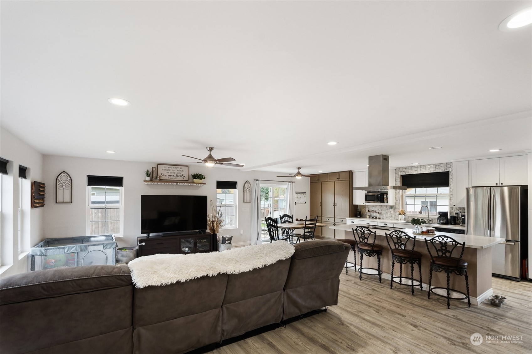 703 Paintbrush Ln