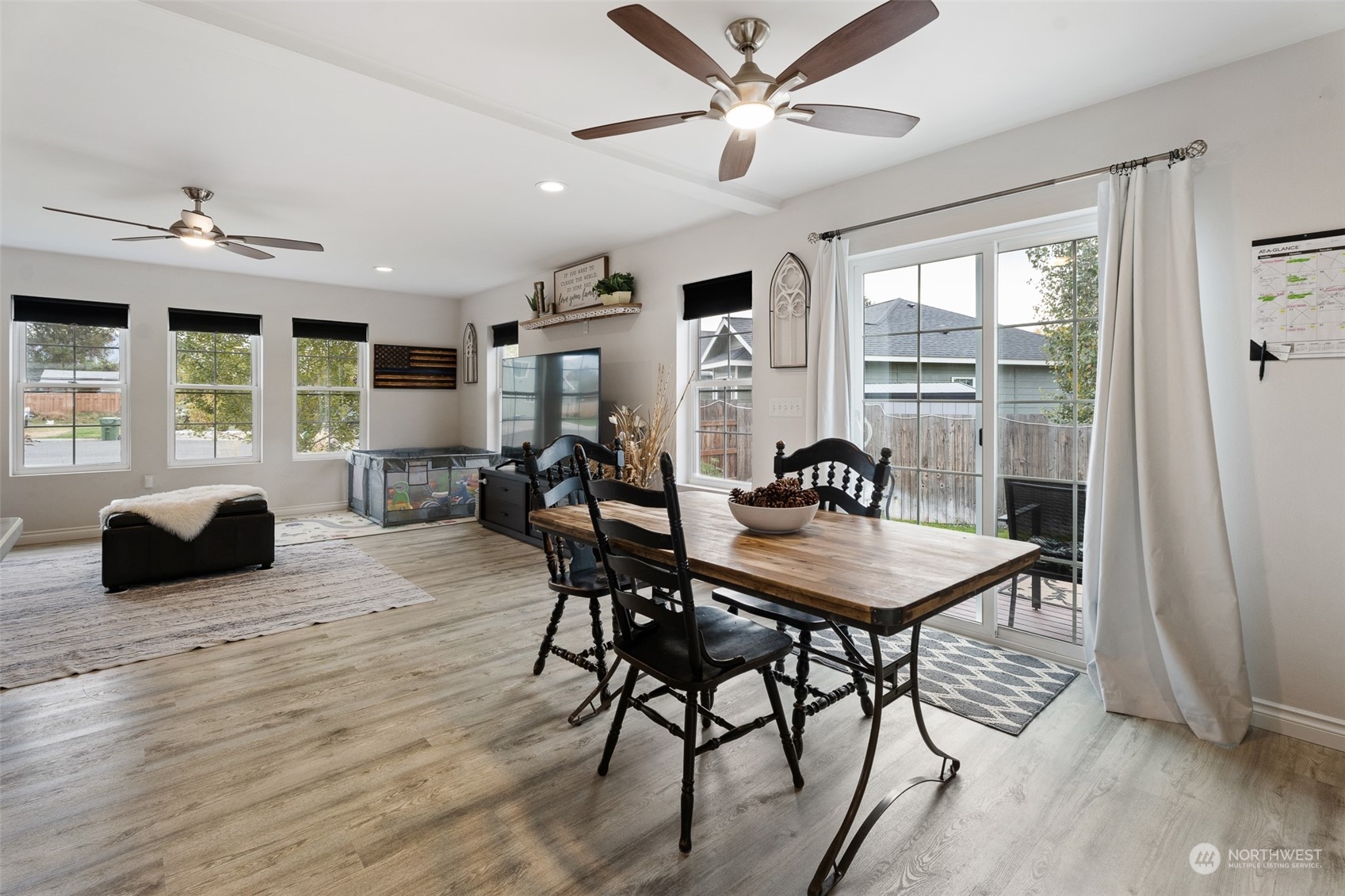 703 Paintbrush Ln