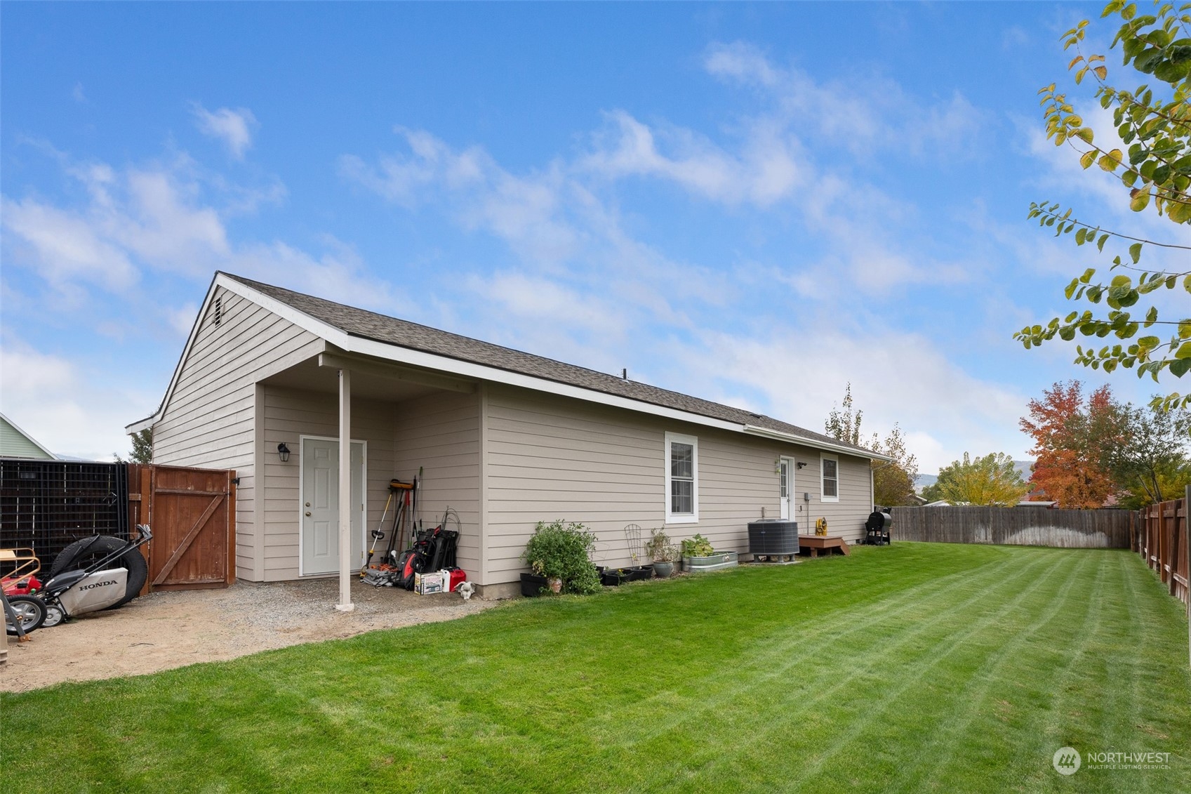703 Paintbrush Ln