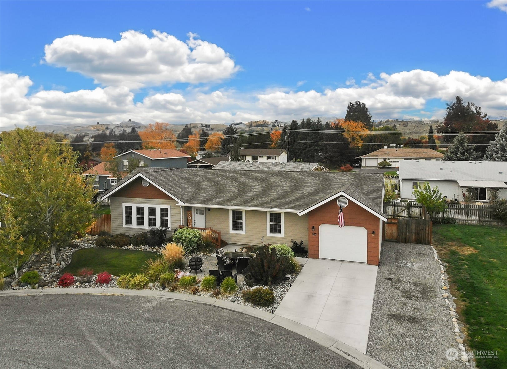 703 Paintbrush Ln