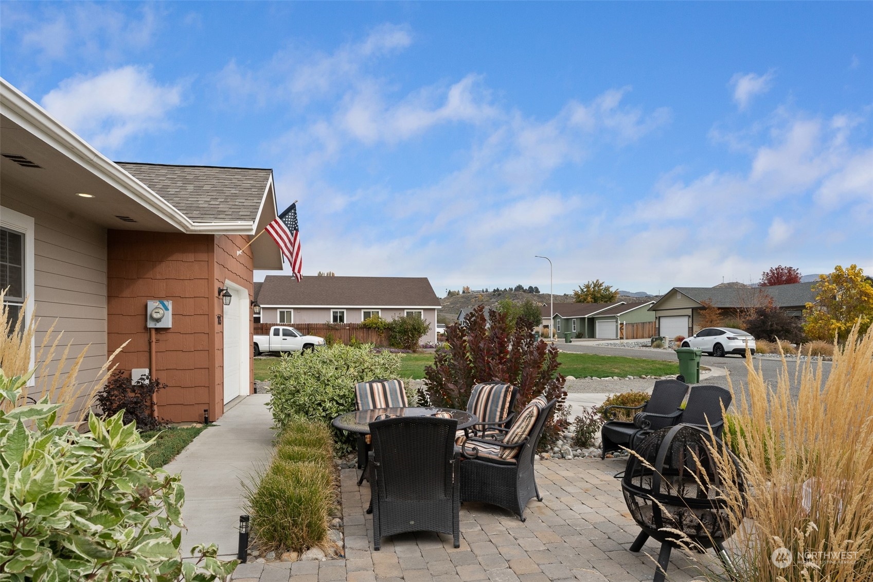 703 Paintbrush Ln