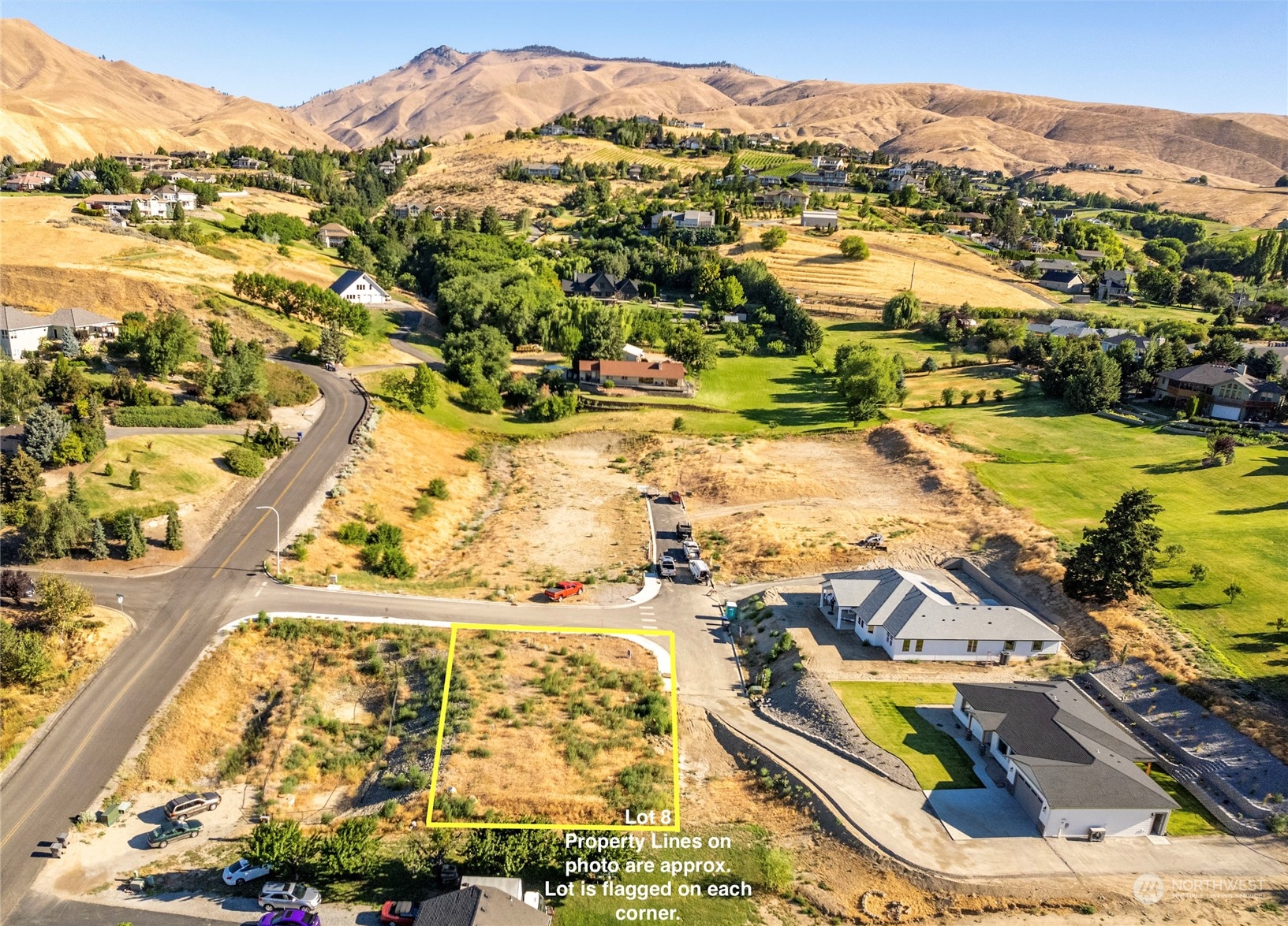 3760 Lucy Lane
