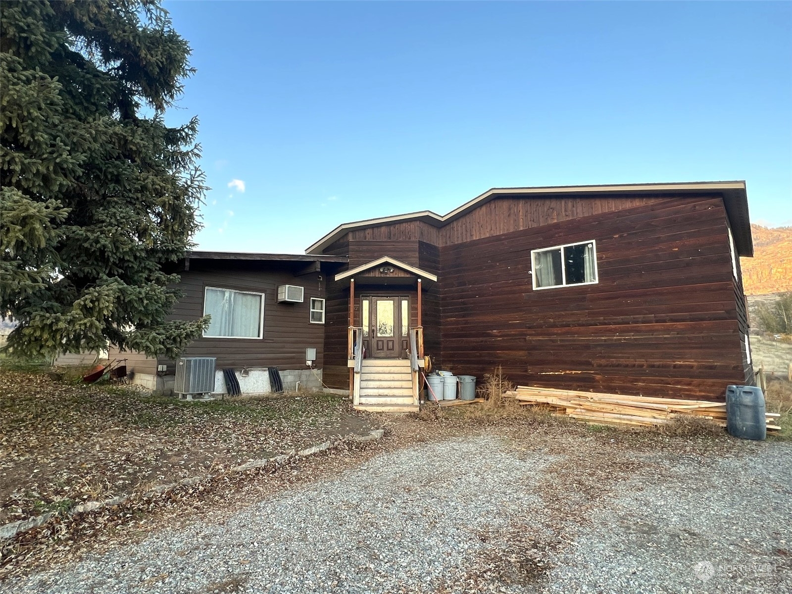 242 O'Neil Road