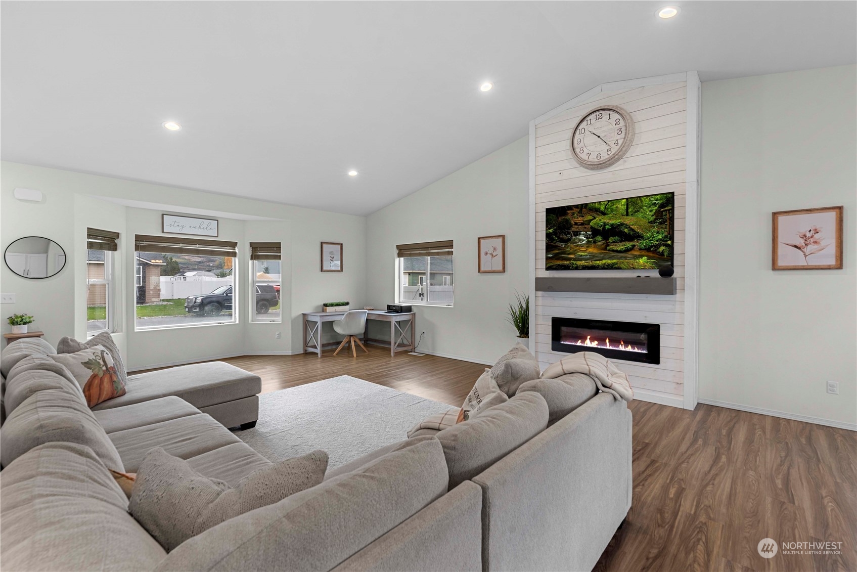 45 Jamey Ln