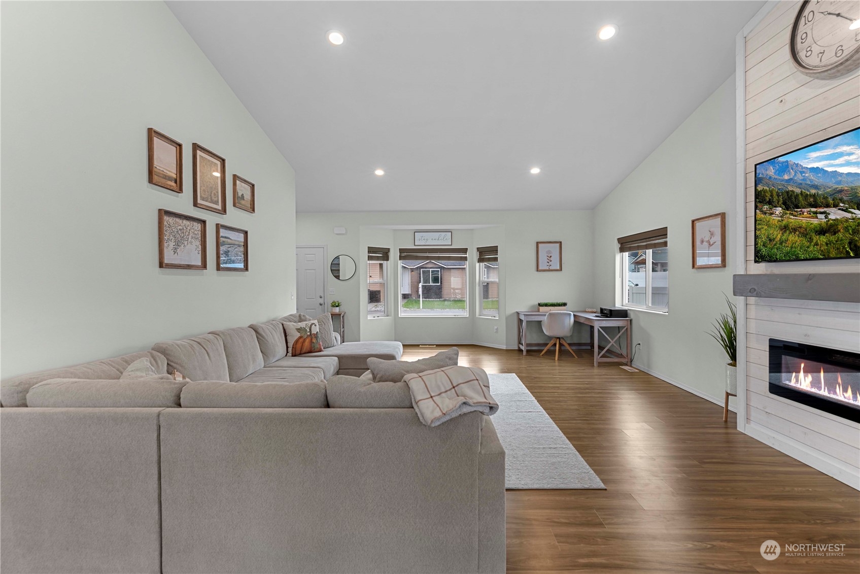 45 Jamey Ln