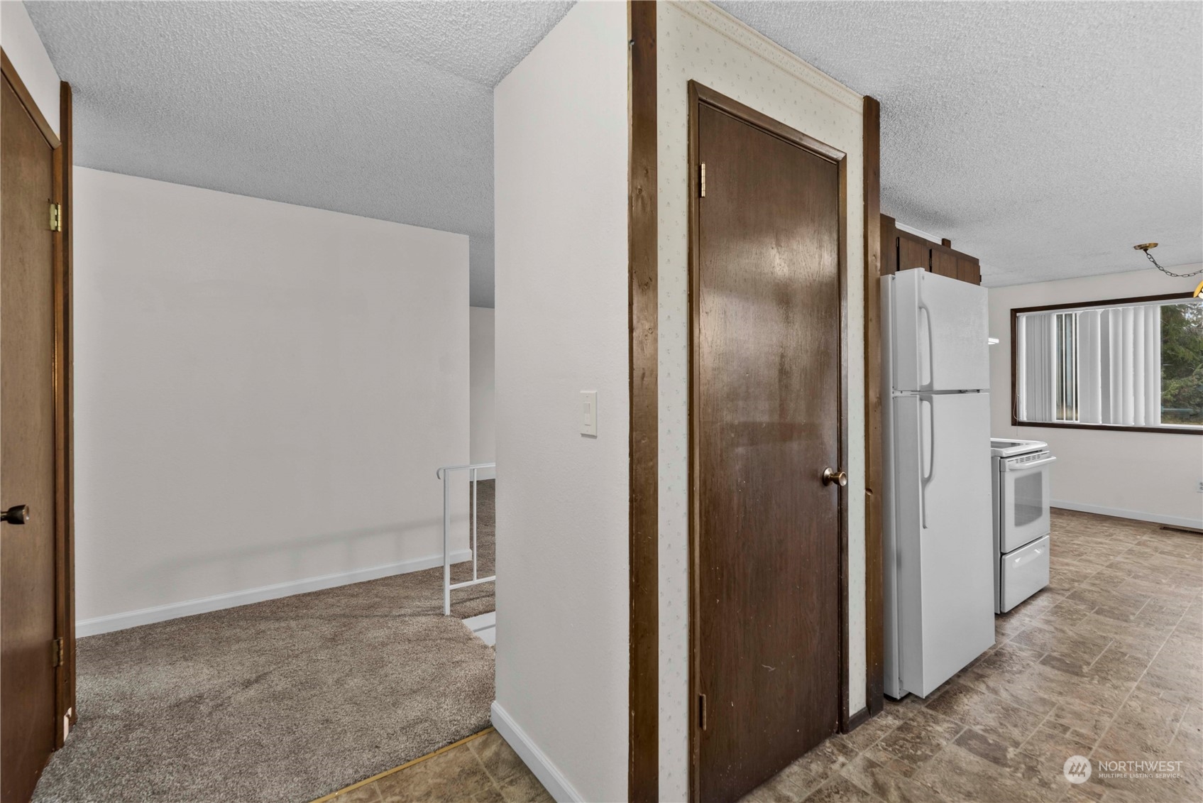 606 Lacey Place NE