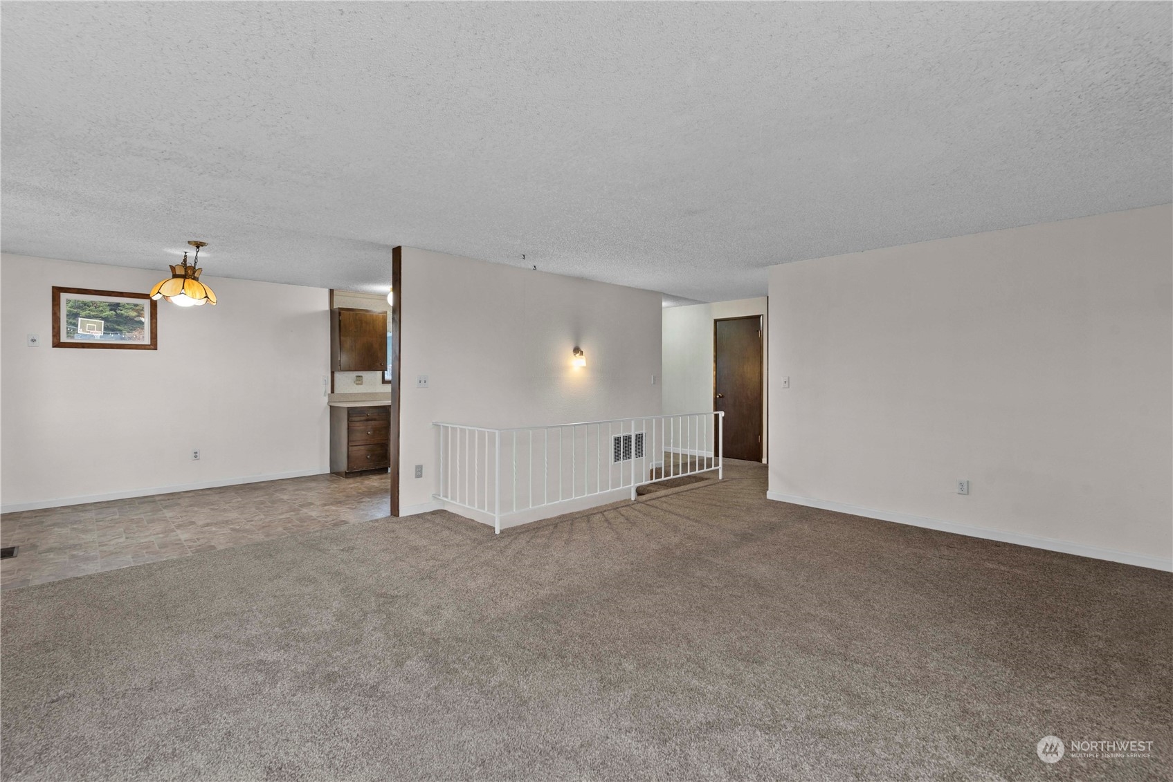 606 Lacey Place NE