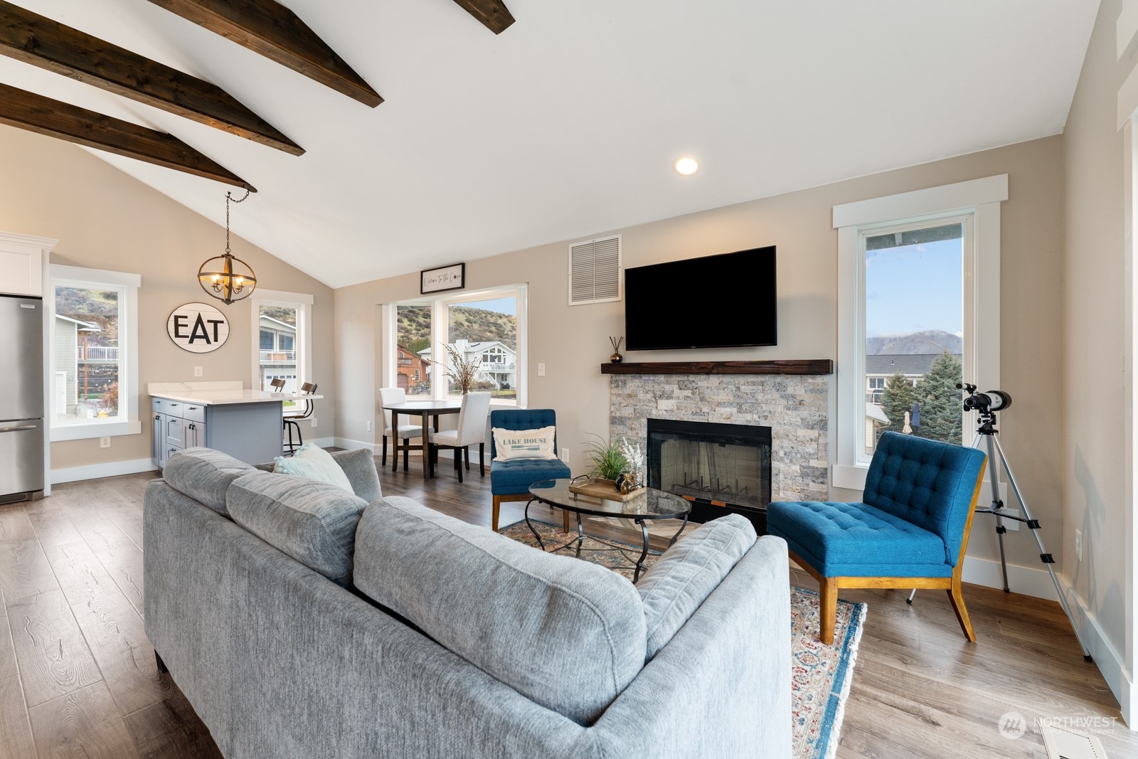 201 E Entiat Drive