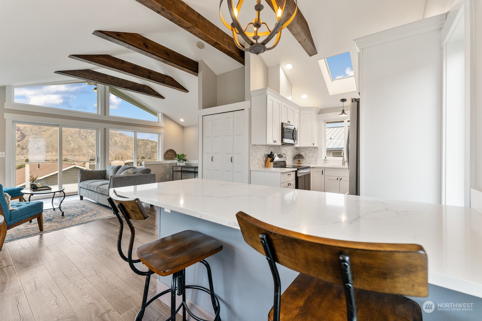 201 E Entiat Drive