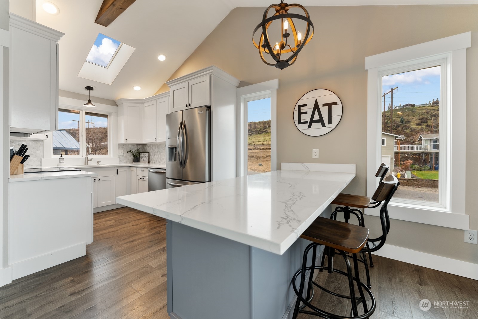 201 E Entiat Drive