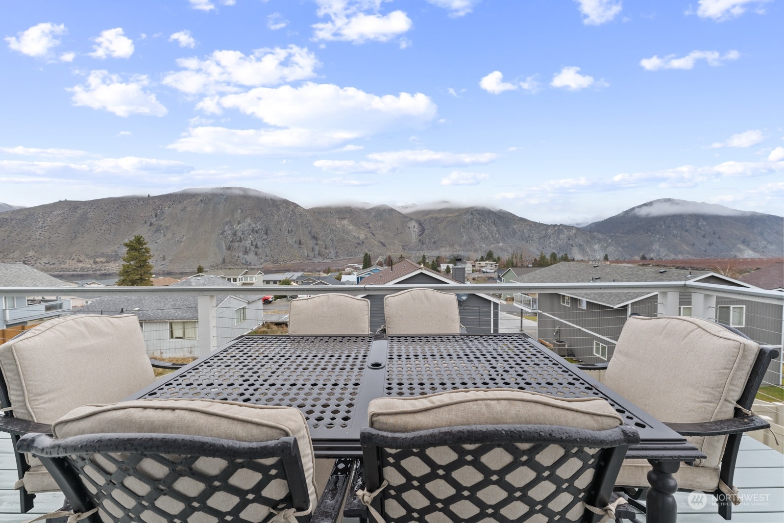 201 E Entiat Drive