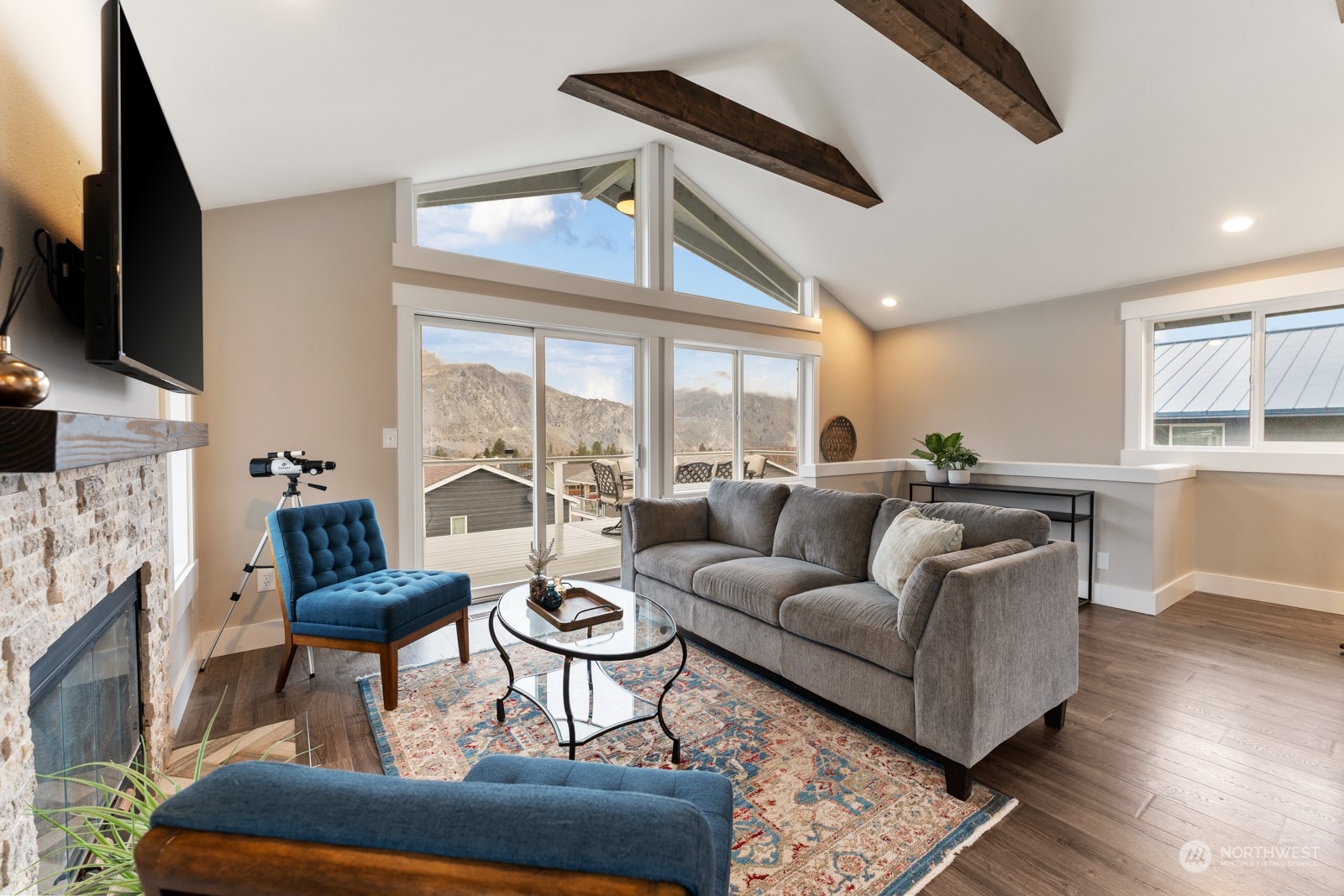 201 E Entiat Drive