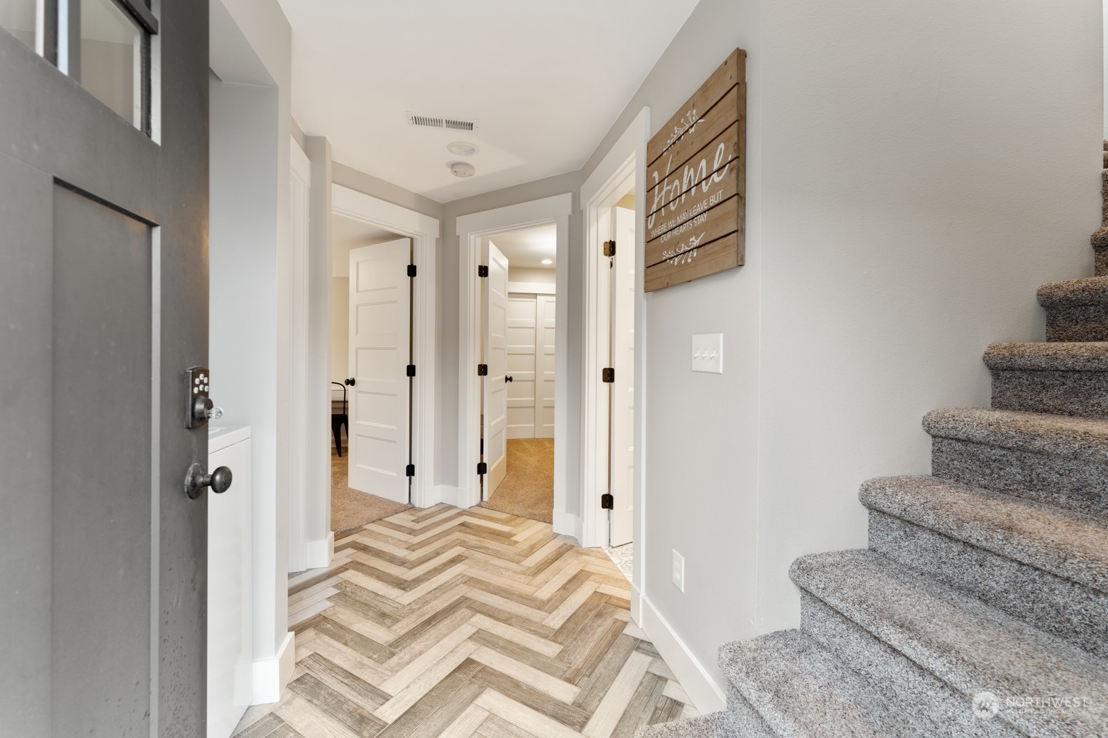 201 E Entiat Drive