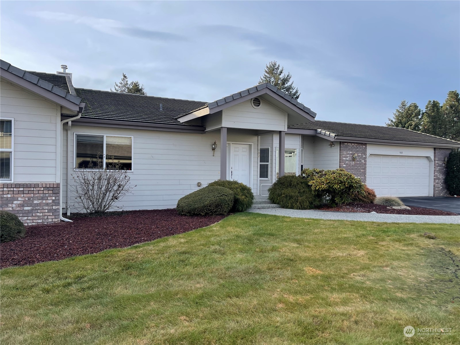 1380 Eastmont Unit: 102