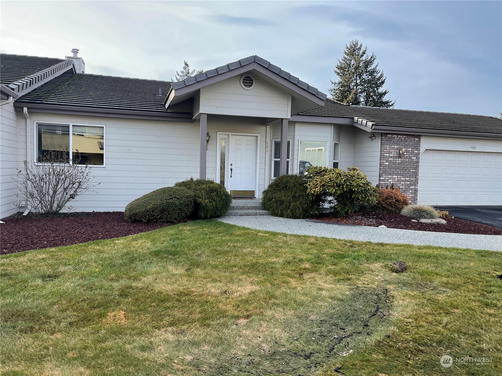 1380 Eastmont Unit: 102