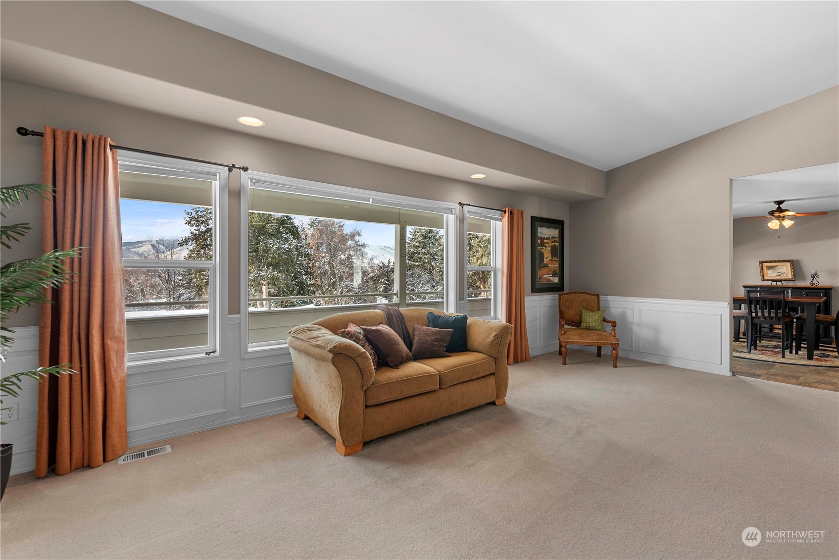 1380 Eastmont Unit: 102