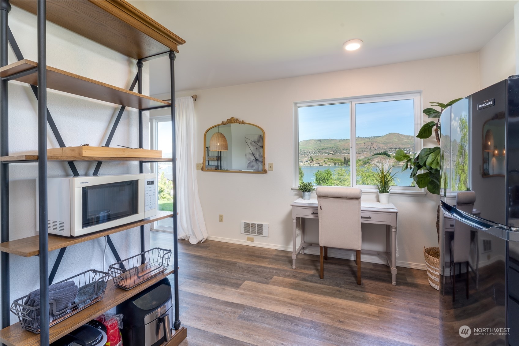 1902 W Prospect Street Unit: 101