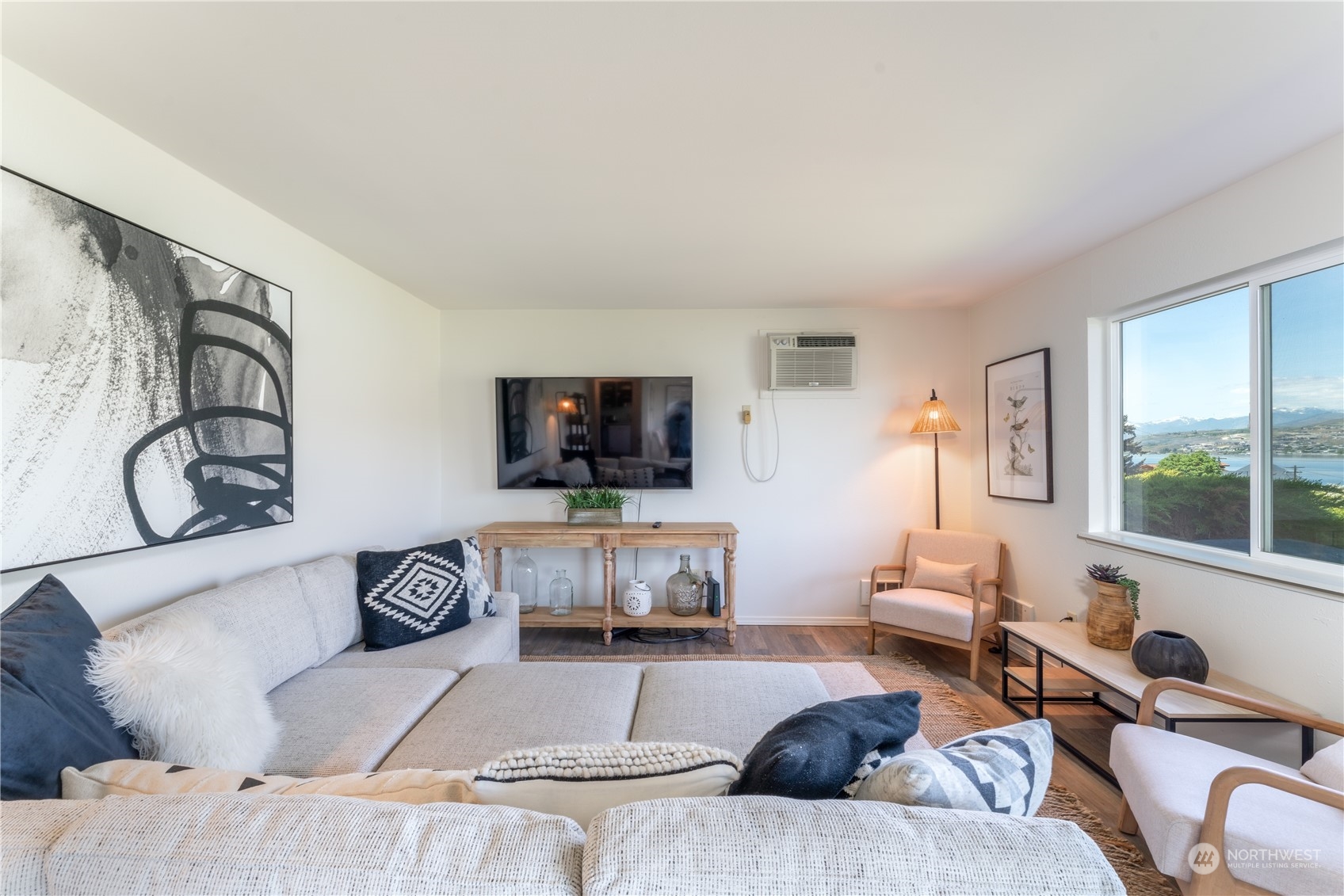 1902 W Prospect Street Unit: 101