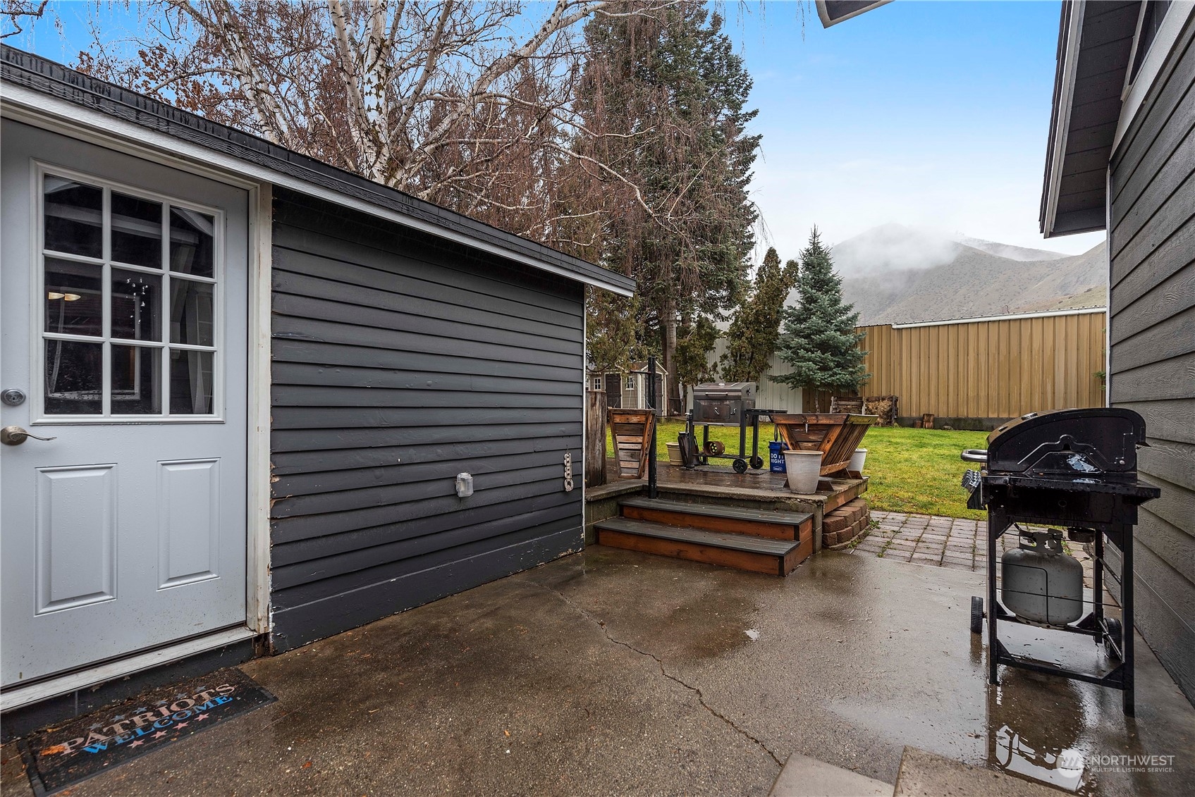 520 S Western Avenue