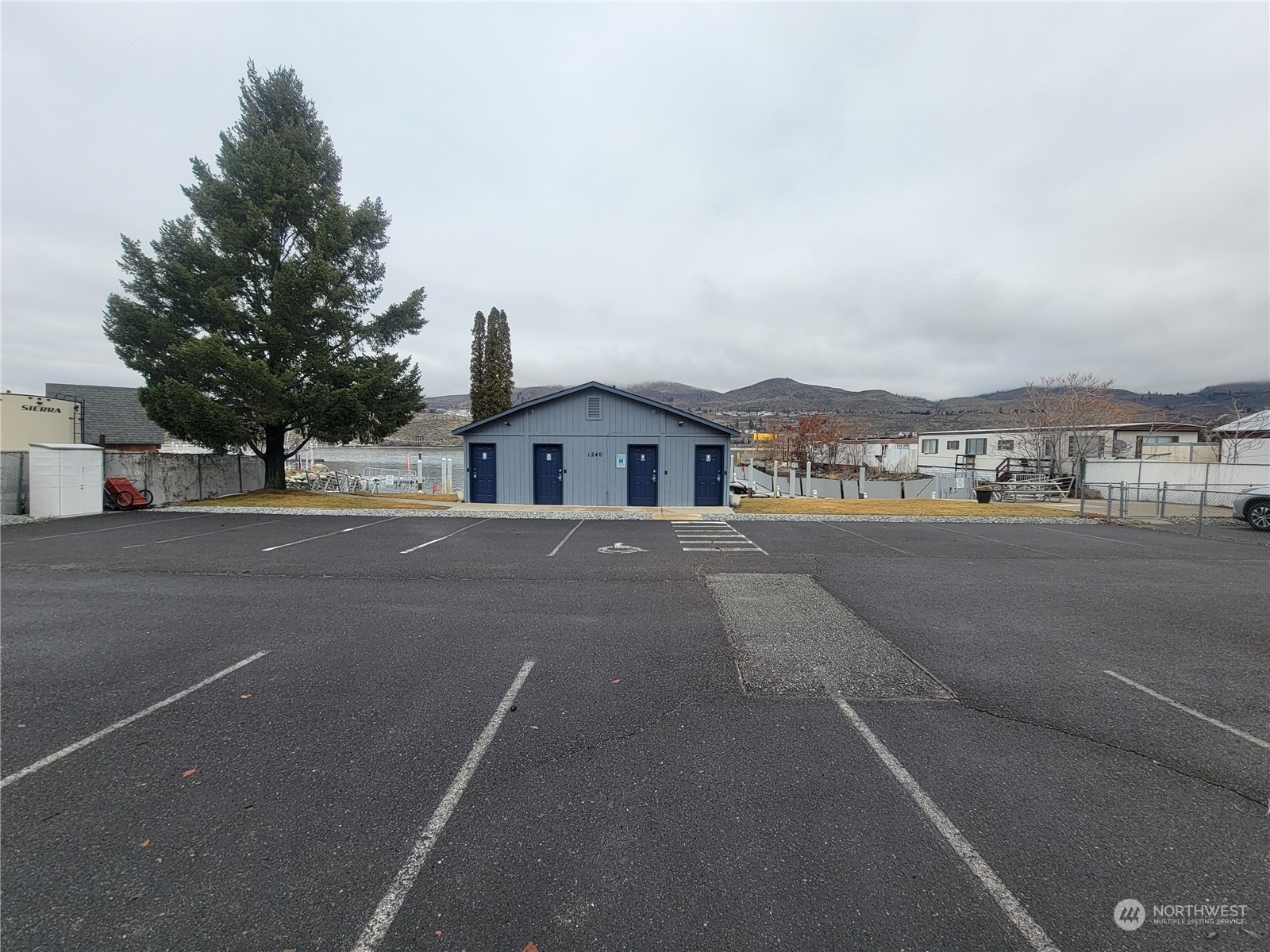 1240 W Woodin Avenue Unit: A-17