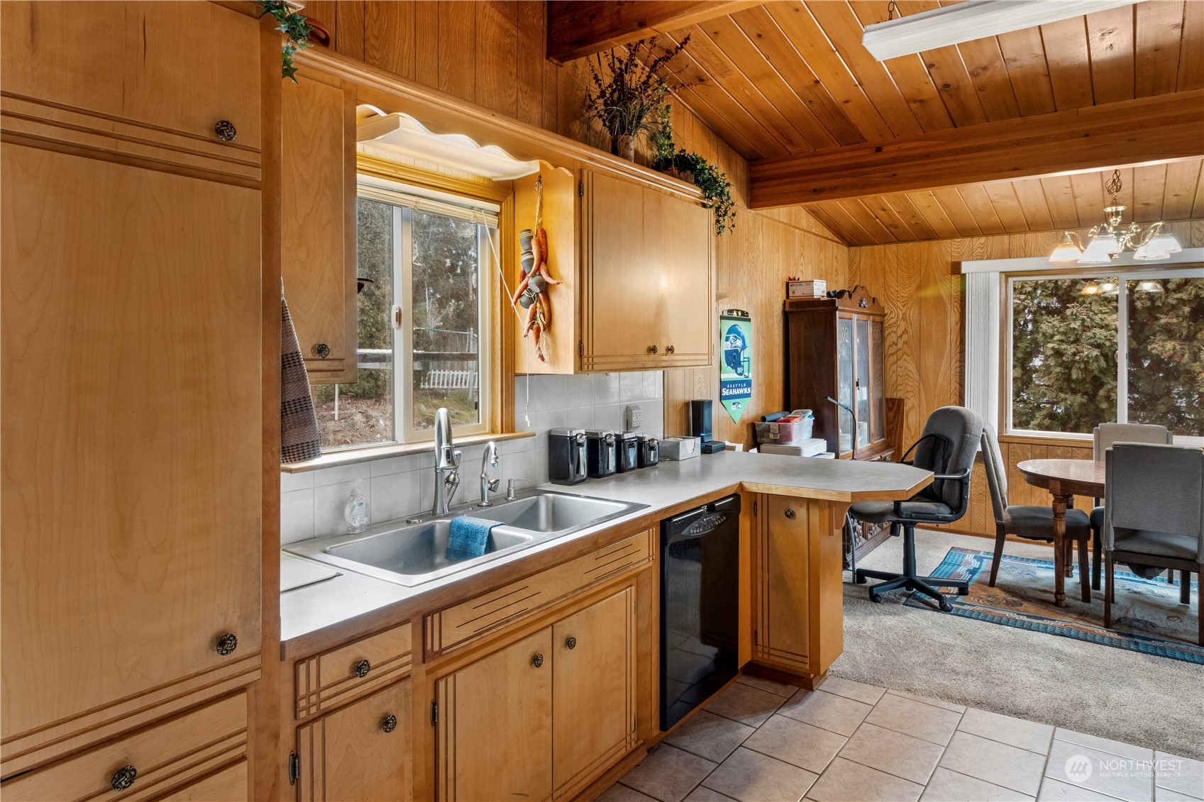 1725 N Anne Street N