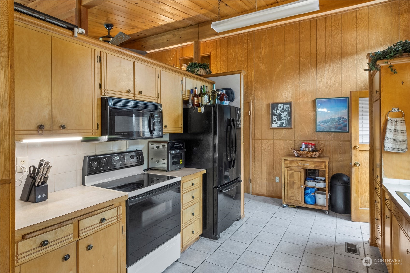 1725 N Anne Street N