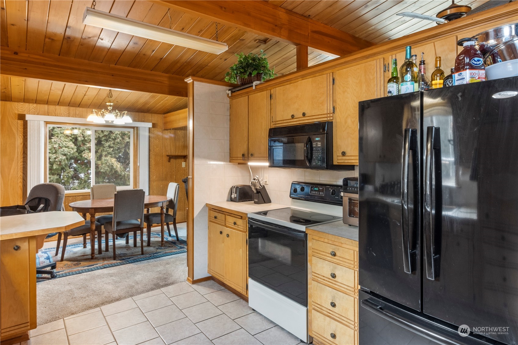 1725 N Anne Street N