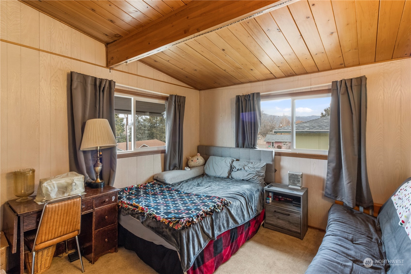 1725 N Anne Street N