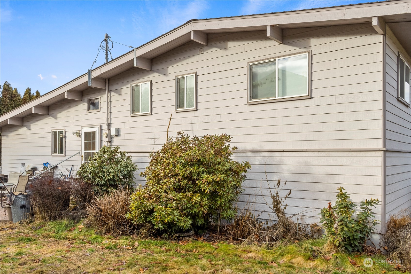 1725 N Anne Street N