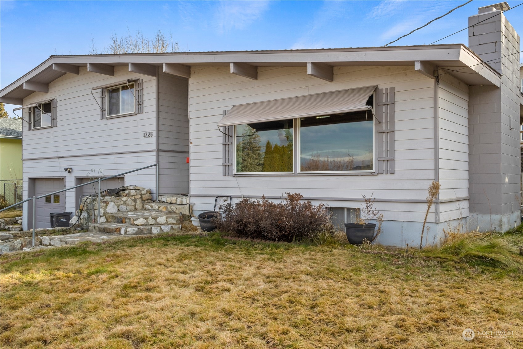 1725 N Anne Street N