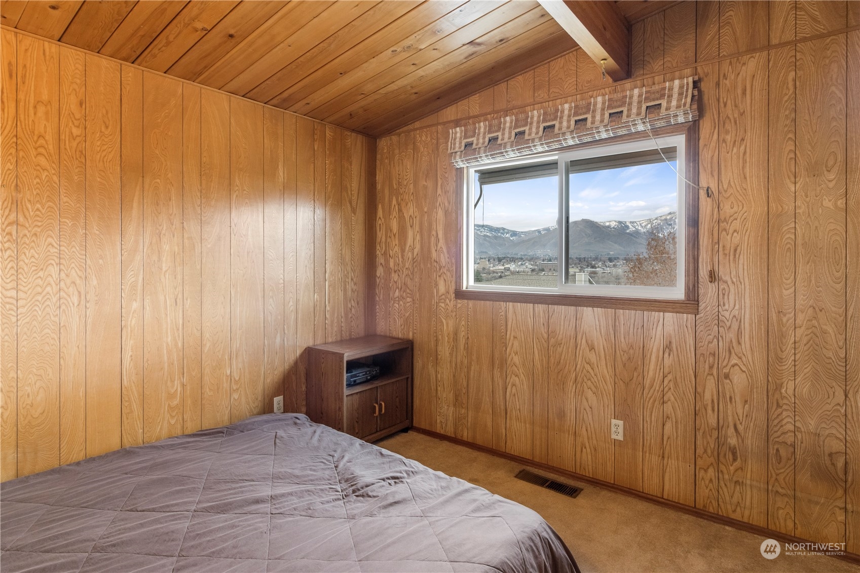 1725 N Anne Street N