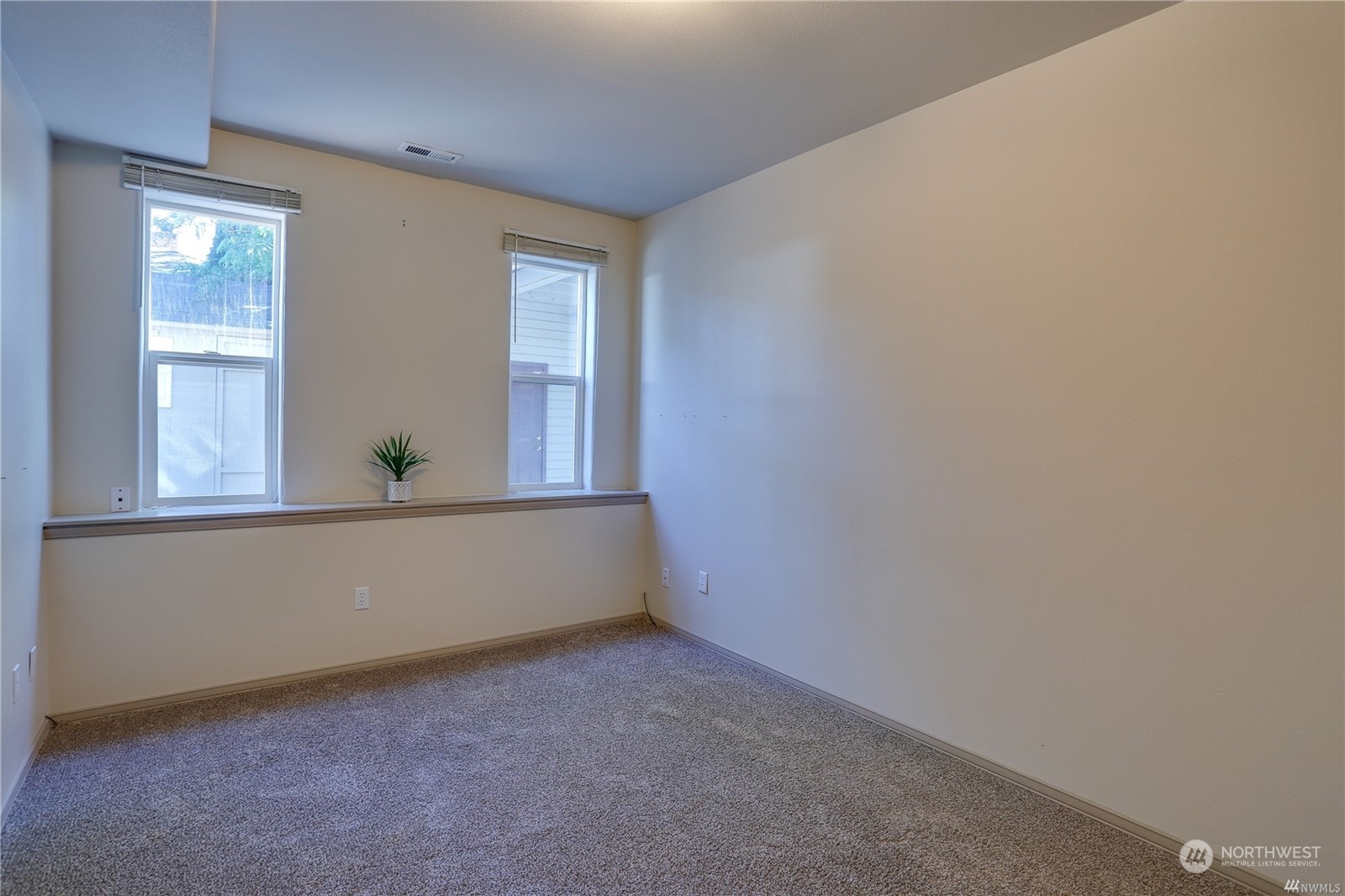 1550 Eastmont Avenue